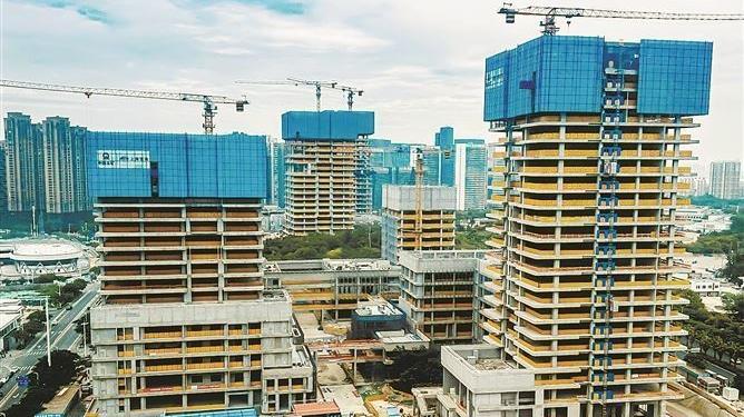 金砖数字工业智谷主体工程主体结构封顶