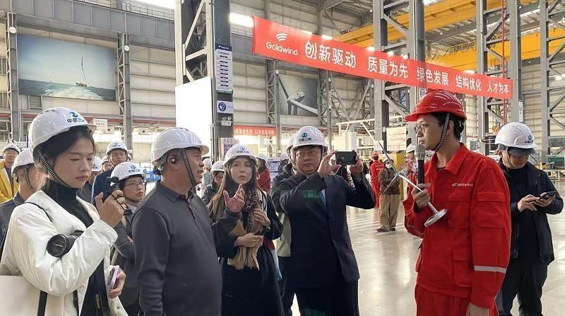 从“大风车”到“小胶带” 福建硬核智造实力圈粉网络名人