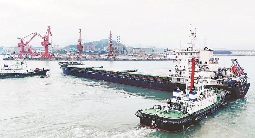 东山口岸首次进口马来西亚硅砂