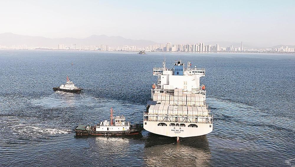 �ֽ�ĳ�app���أ������������º�������