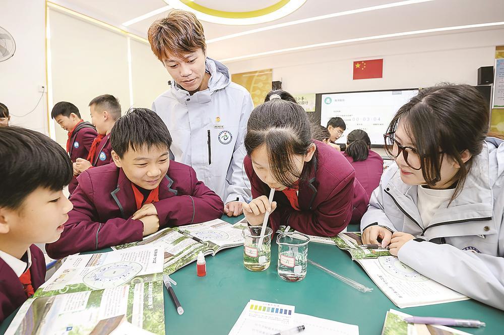 ��̼���ս�У԰