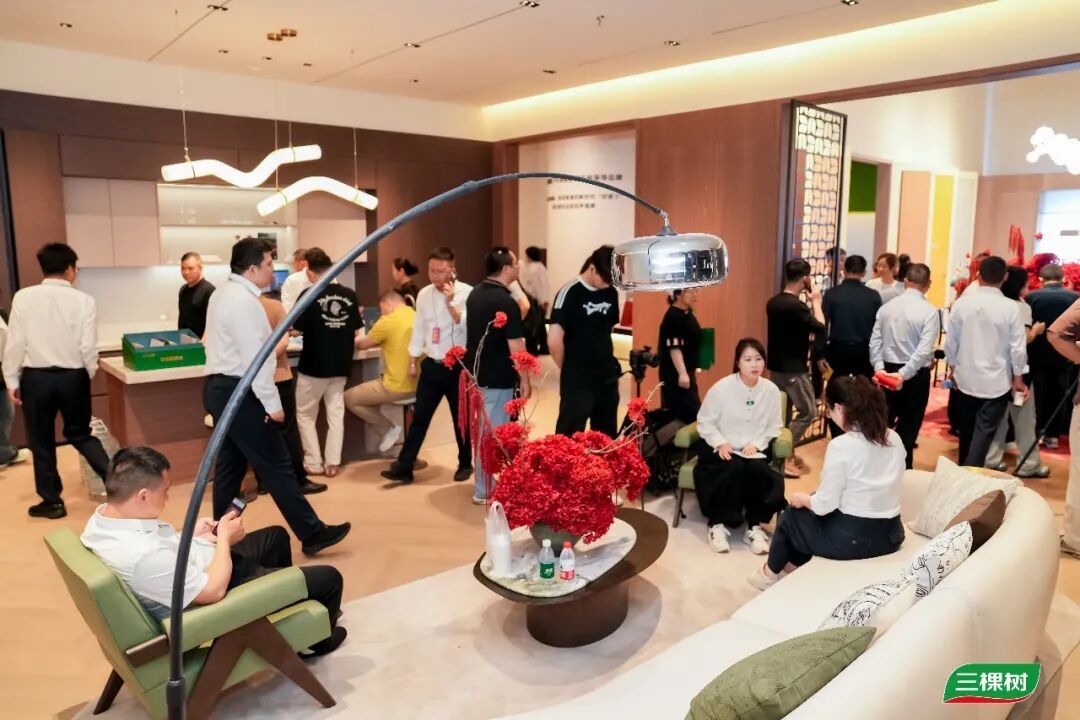 好漆好板好空间|三棵树小森板引爆广州定制家居展(图5)
