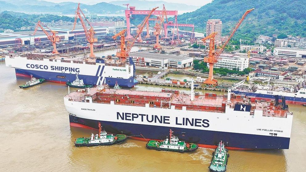福建船政旗下马尾造船建造的两艘LNG双燃料汽车滚装船顺利下水