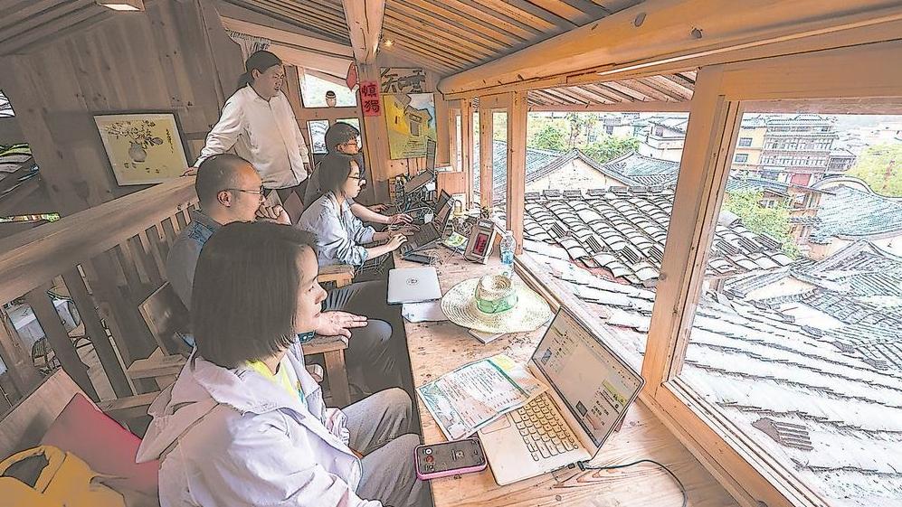 代码写在乡间 AI融入古村 全国数智乡建黑客松大赛在屏南启幕<br>
