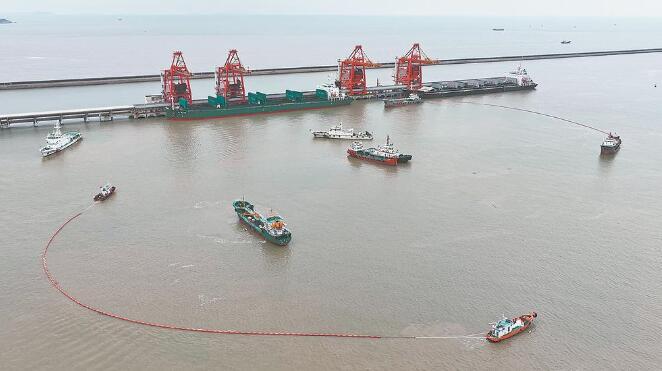 2026年闽浙交界水域船舶溢油应急联合演练举办