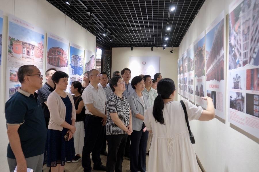 “红砖建筑里的华侨故事图片展”在福建华侨主题馆开幕