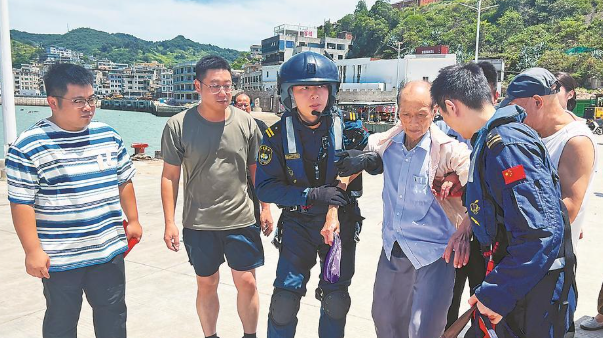 霞浦县：海岛上演“空中生命接力”