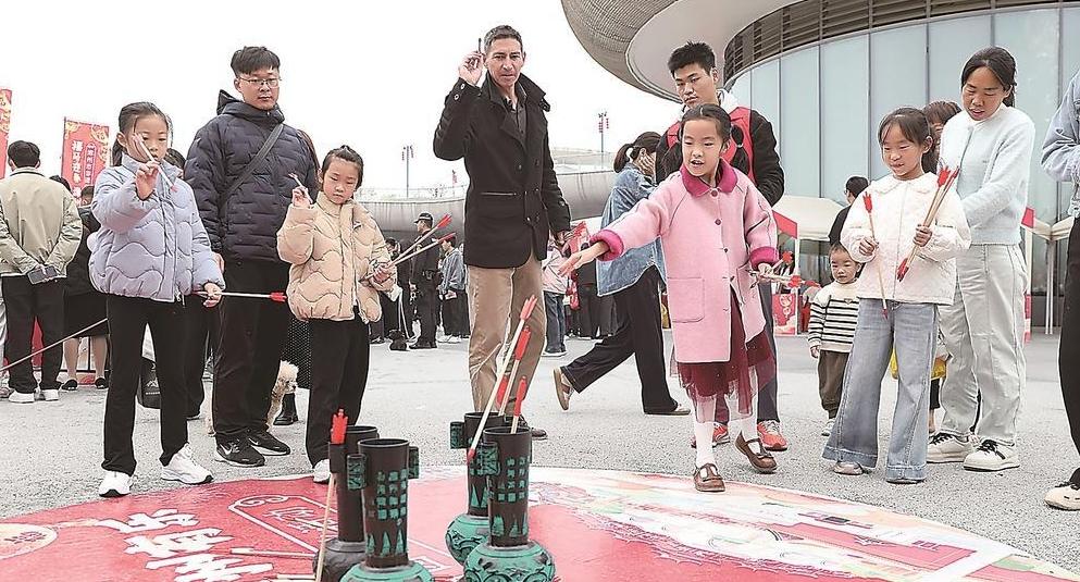 漳州：英国友人沉浸式体验非遗